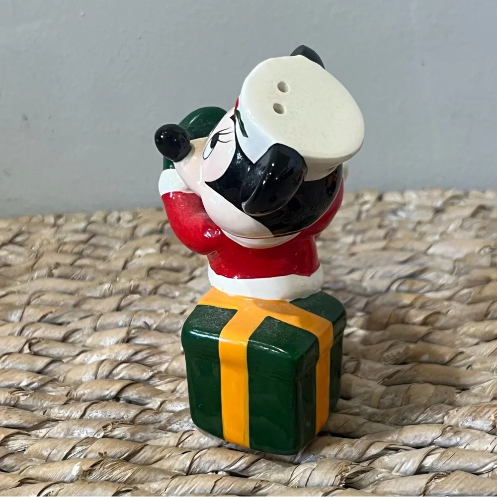 Disney Vintage Enesco Minnie Gifts Salt And Pepper‎ Shakers Christmas Holidays